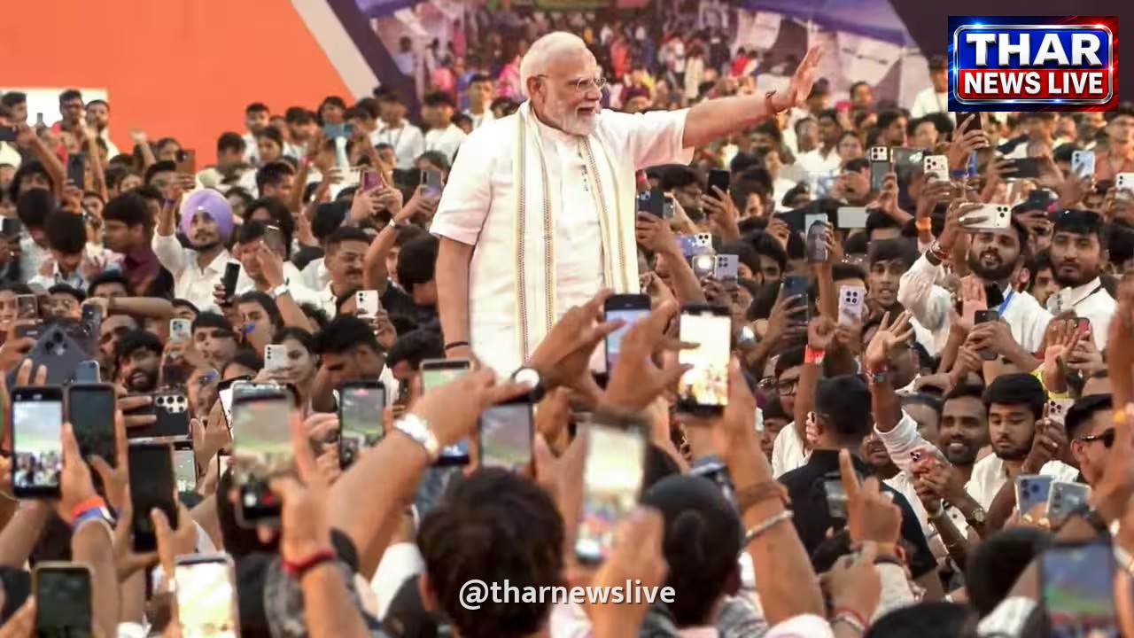 वड़ोदरा में पीएम मोदी का कांग्रेस पर तीखा हमला: 'कुछ लोग भारत की प्रगति से कभी खुश नहीं हो सकते'