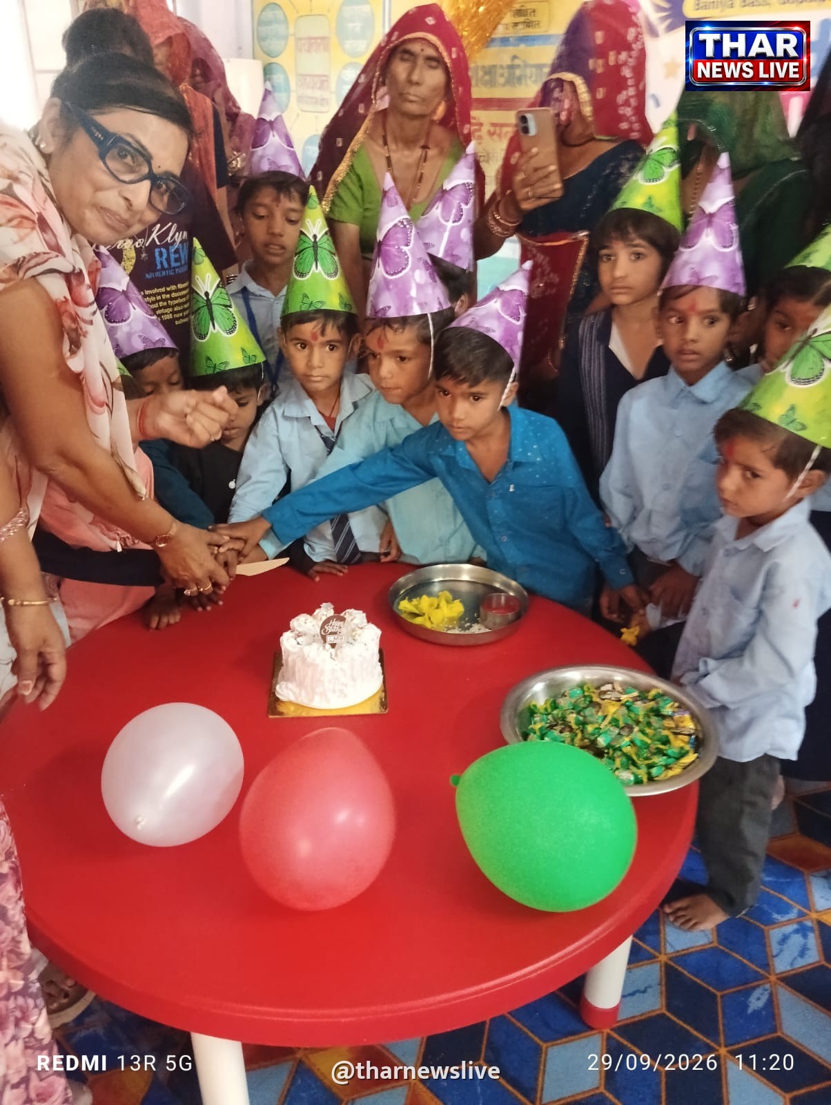 गोपालपुरा के सरकारी स्कूल में हर बच्चे का जन्मदिन खास, शिक्षक-अभिभावक मिलकर बांटते हैं खुशियां