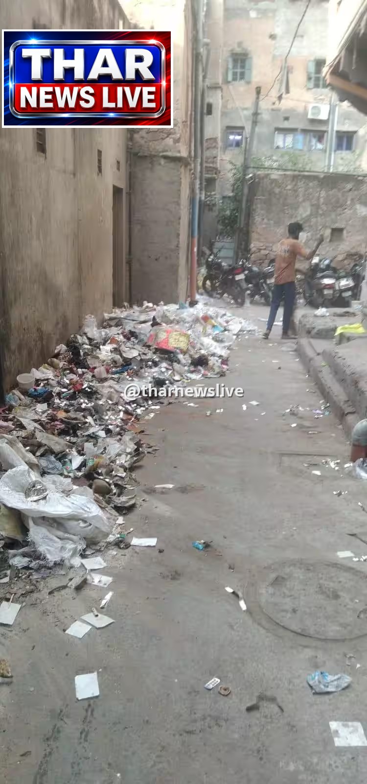 जयपुर के किशनपोल बाजार में दिवाली से ठीक पहले सफाई कर्मचारियों की हड़ताल, कचरे के ढेर से बढ़ी चिंता